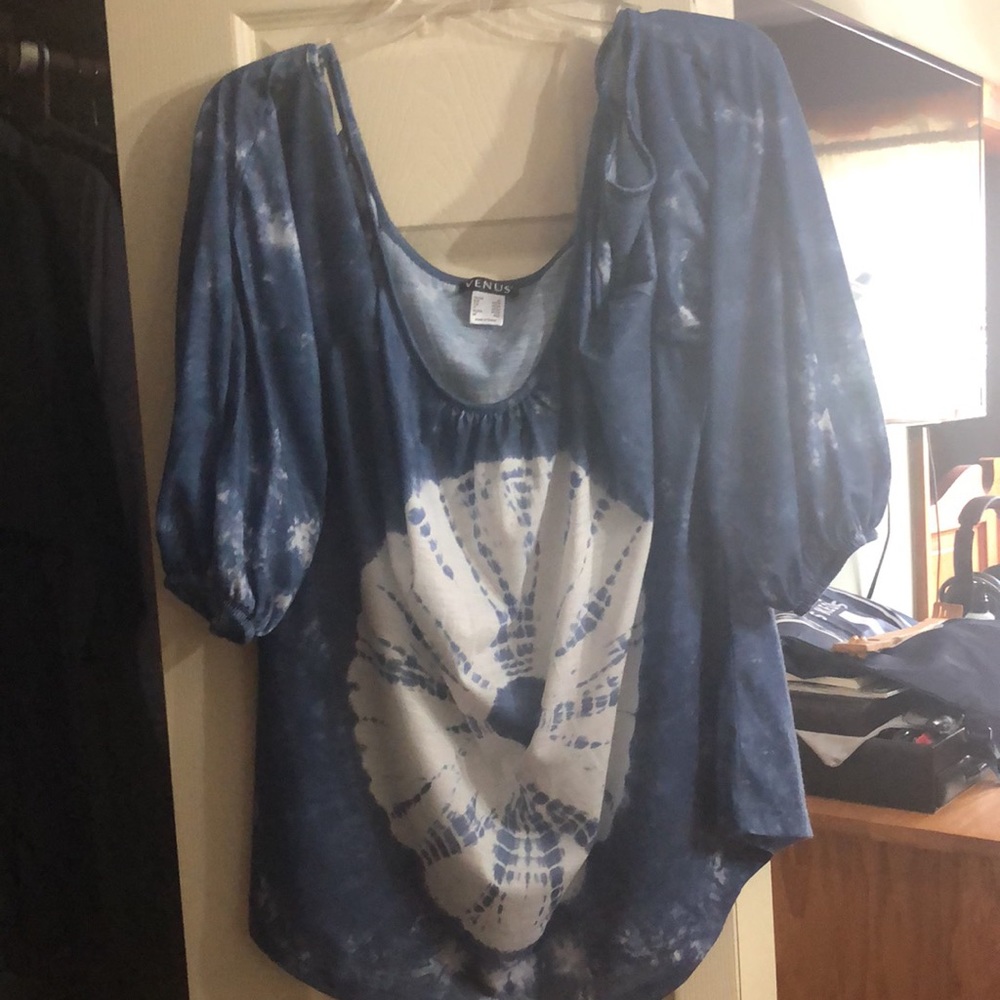 Womens Top - Picture 2 of 3